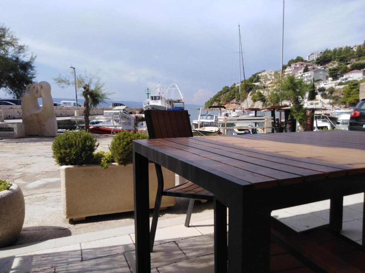 Apartment Zara 2 With Boat Place Mimice Bagian luar foto