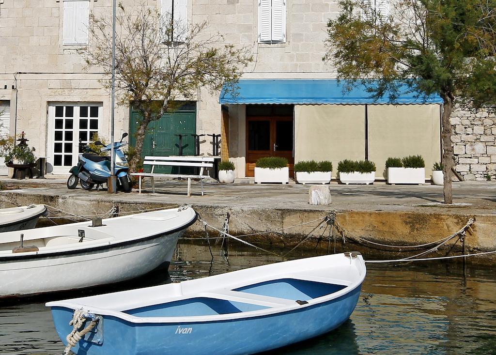 Apartment Zara 2 With Boat Place Mimice Bagian luar foto