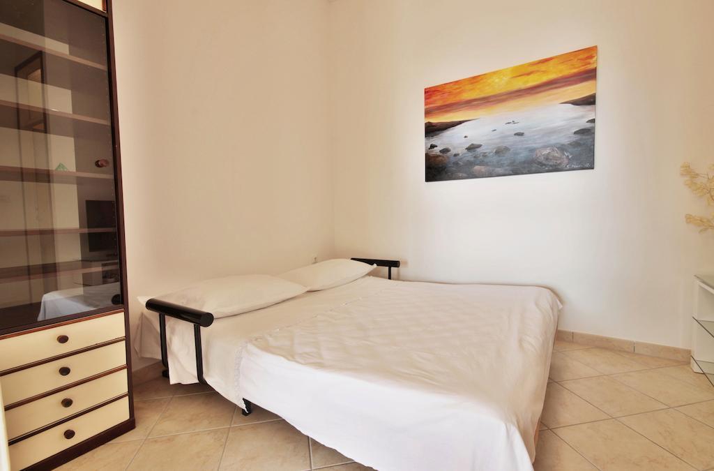 Apartment Zara 2 With Boat Place Mimice Ruang foto